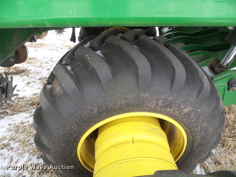 image for item DG8447 2015 John Deere DB60  no-till planter