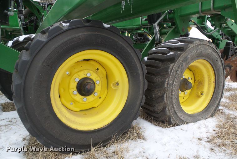 image for item DG8447 2015 John Deere DB60  no-till planter