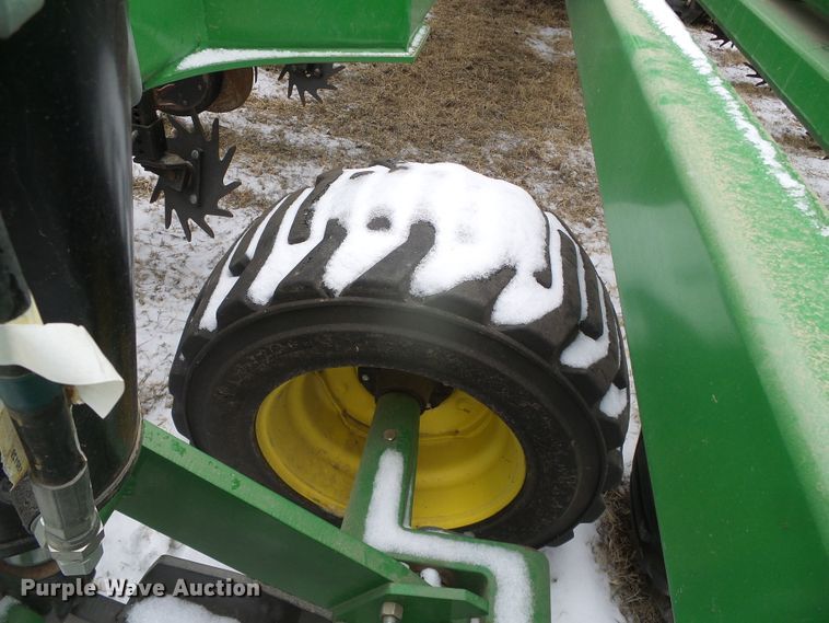 image for item DG8447 2015 John Deere DB60  no-till planter