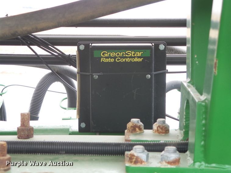 image for item DG8447 2015 John Deere DB60  no-till planter