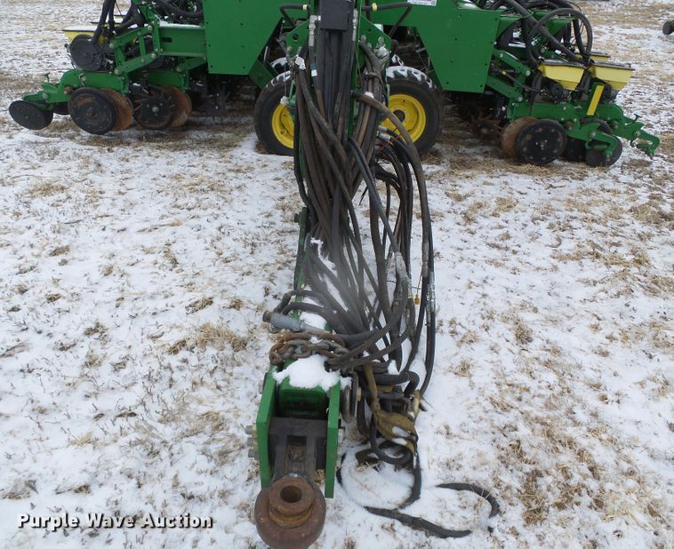 image for item DG8448 2015 John Deere DB60  no-till twin row planter