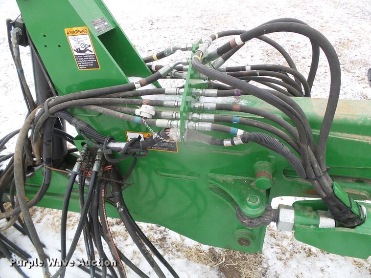 image for item DG8448 2015 John Deere DB60  no-till twin row planter
