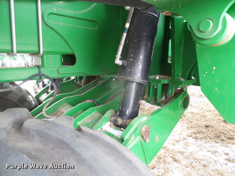 image for item DG8448 2015 John Deere DB60  no-till twin row planter