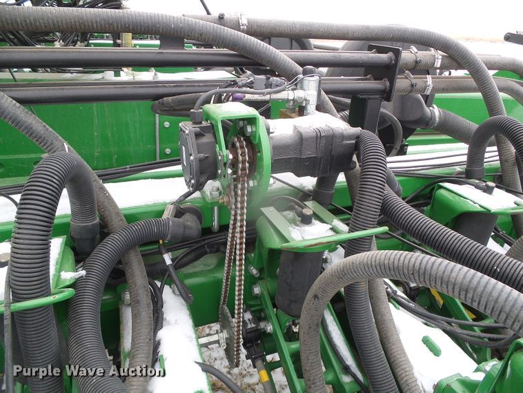 image for item DG8448 2015 John Deere DB60  no-till twin row planter