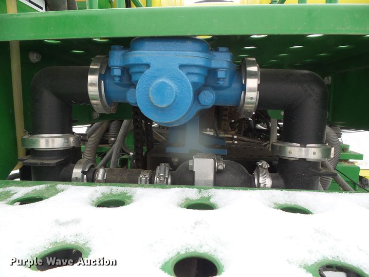 image for item DG8448 2015 John Deere DB60  no-till twin row planter