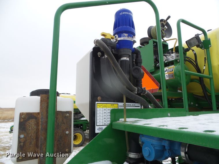 image for item DG8448 2015 John Deere DB60  no-till twin row planter