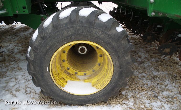 image for item DG8448 2015 John Deere DB60  no-till twin row planter