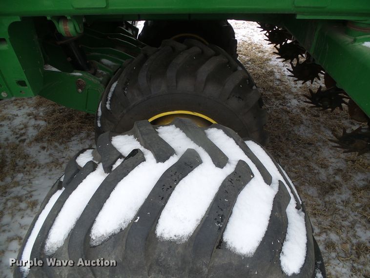 image for item DG8448 2015 John Deere DB60  no-till twin row planter