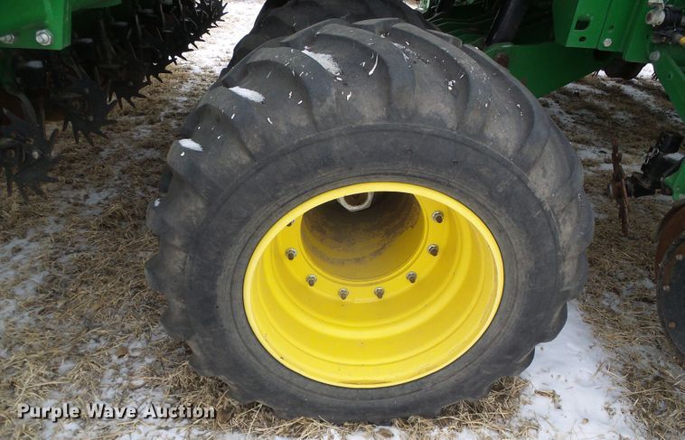 image for item DG8448 2015 John Deere DB60  no-till twin row planter