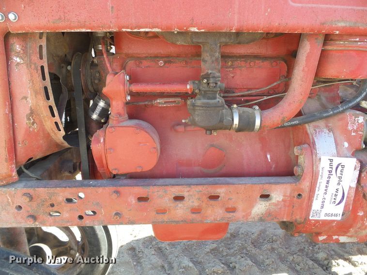 image for item DG8461 Farmall 400  tractor