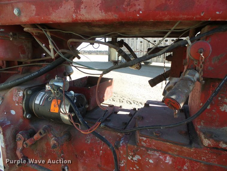 image for item DG8461 Farmall 400  tractor