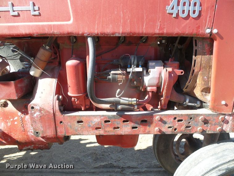 image for item DG8461 Farmall 400  tractor