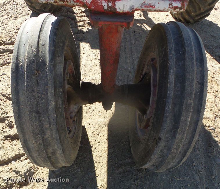 image for item DG8461 Farmall 400  tractor