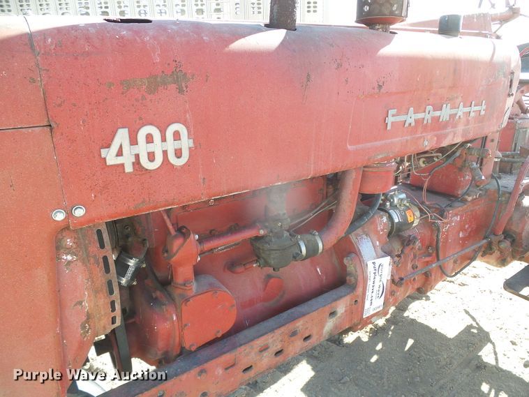 image for item DG8461 Farmall 400  tractor
