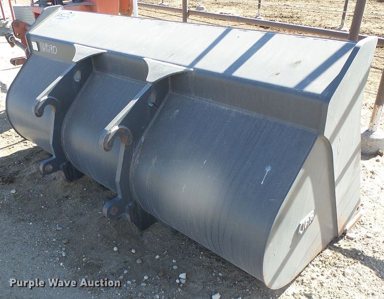 image for item DG8462 Paladin Komatsu WA320-8  tractor loader bucket