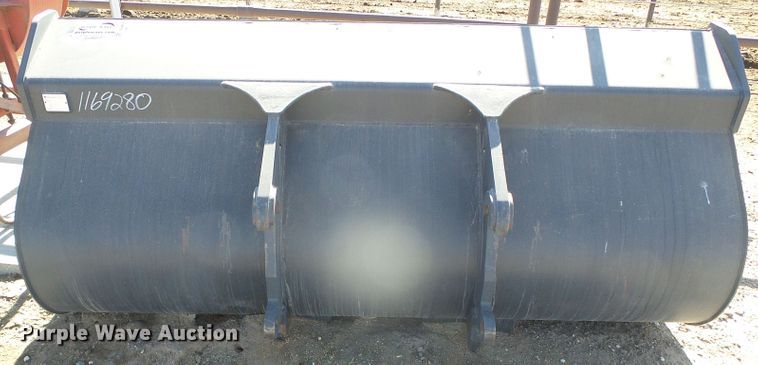 image for item DG8462 Paladin Komatsu WA320-8  tractor loader bucket