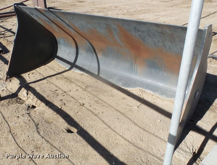 image for item DG8462 Paladin Komatsu WA320-8  tractor loader bucket