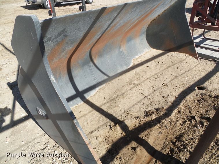 image for item DG8462 Paladin Komatsu WA320-8  tractor loader bucket