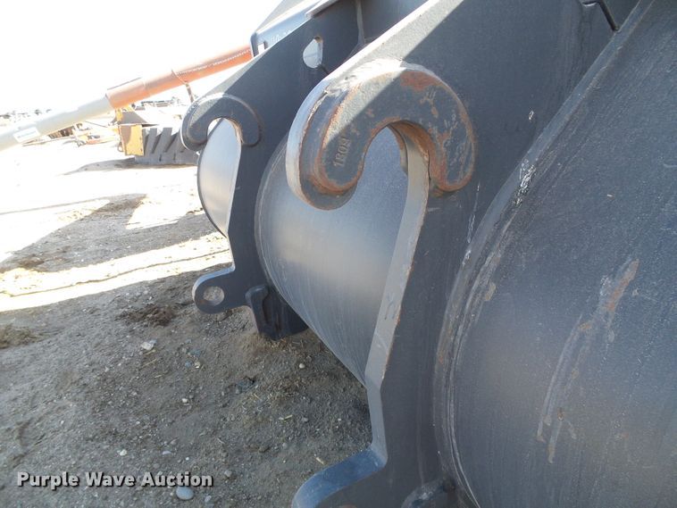 image for item DG8462 Paladin Komatsu WA320-8  tractor loader bucket