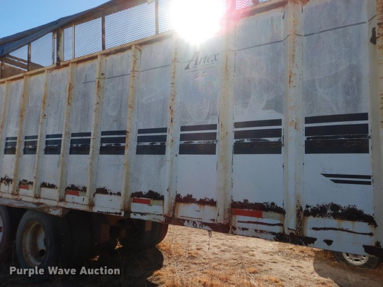 image for item DJ4916 2002 Artex live bottom trailer