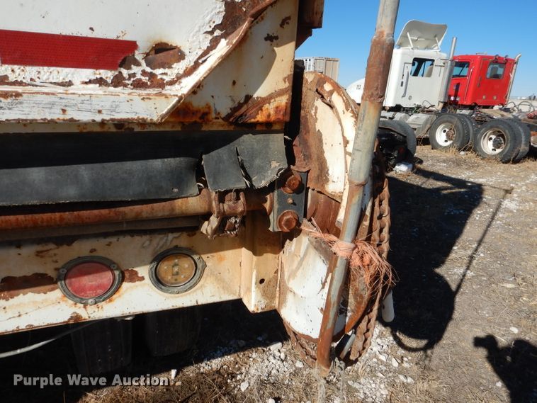 image for item DJ4916 2002 Artex live bottom trailer