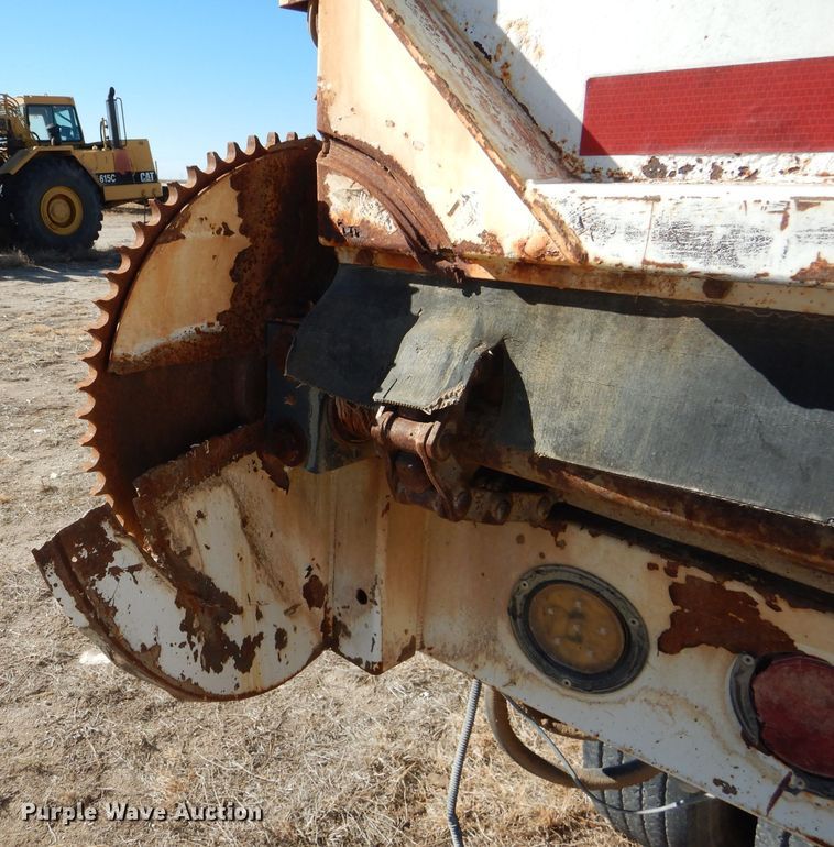 image for item DJ4916 2002 Artex live bottom trailer