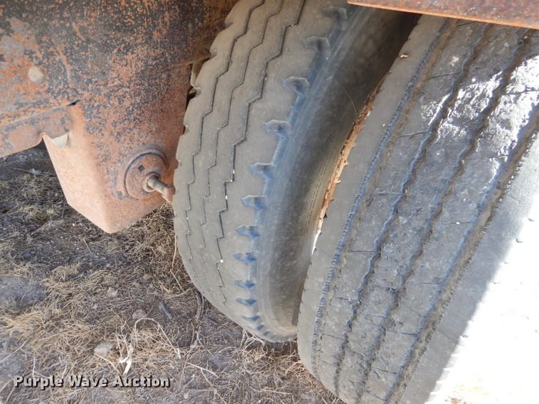 image for item DJ4916 2002 Artex live bottom trailer