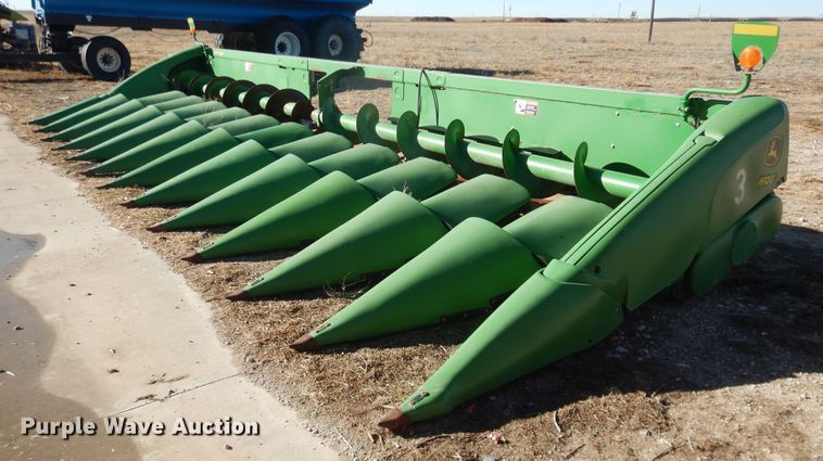 image for item DJ4924 2012 John Deere 612C  corn head