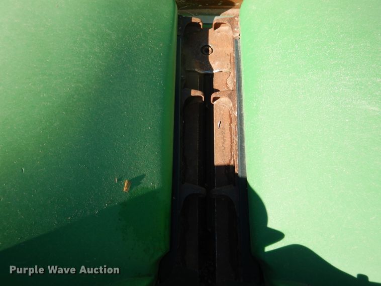 image for item DJ4924 2012 John Deere 612C  corn head