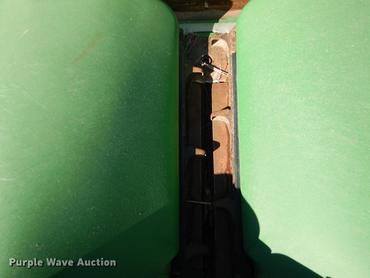 image for item DJ4924 2012 John Deere 612C  corn head