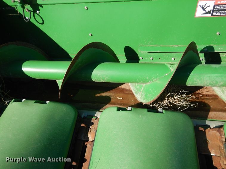 image for item DJ4924 2012 John Deere 612C  corn head