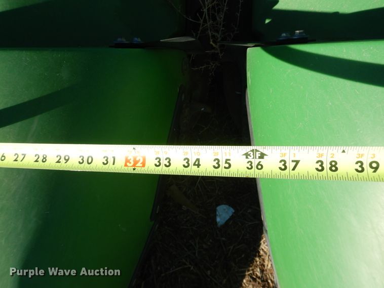 image for item DJ4924 2012 John Deere 612C  corn head