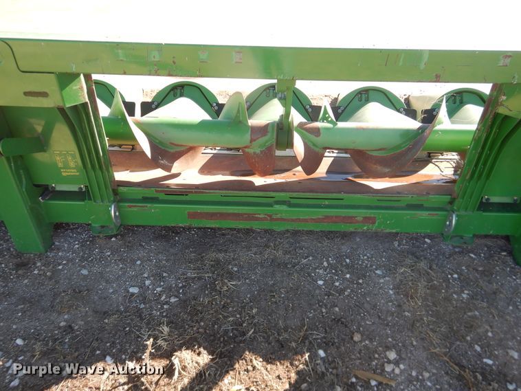 image for item DJ4924 2012 John Deere 612C  corn head