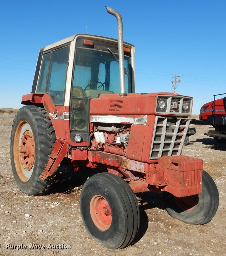 image for item DJ4930 International 186  tractor