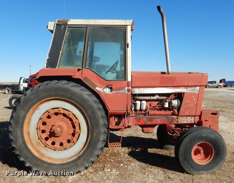 image for item DJ4930 International 186  tractor