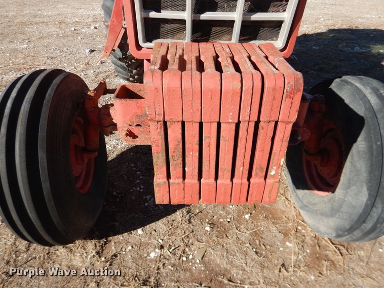 image for item DJ4930 International 186  tractor