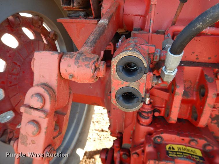 image for item DJ4930 International 186  tractor