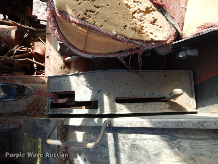 image for item DJ4930 International 186  tractor