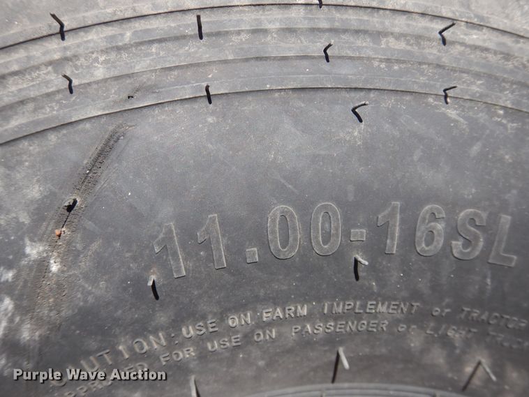 image for item DJ4930 International 186  tractor