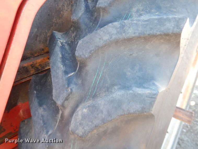 image for item DJ4930 International 186  tractor