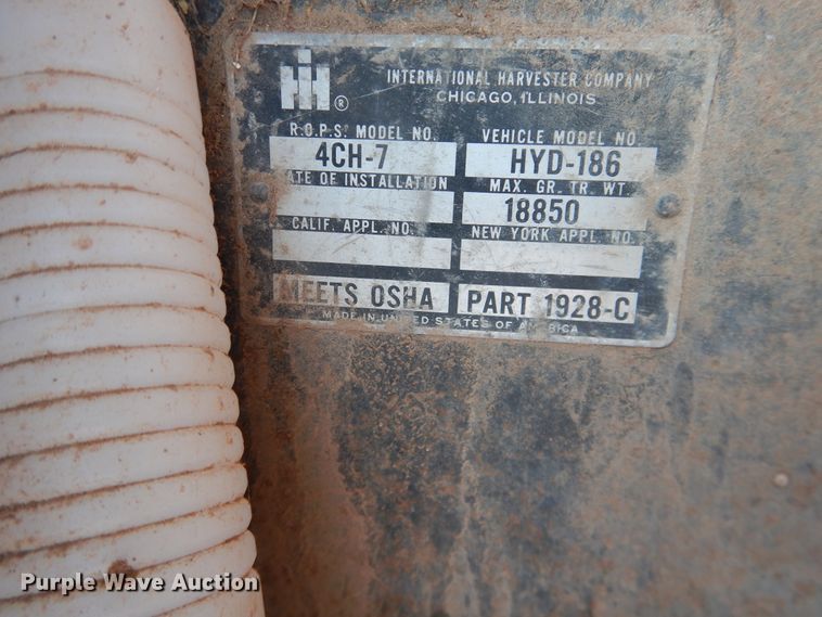 image for item DJ4930 International 186  tractor