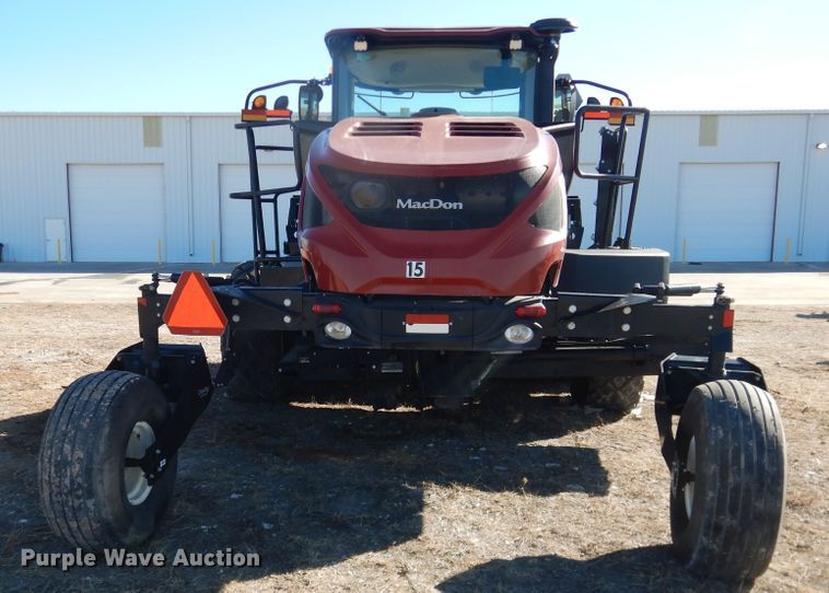 image for item DJ4931 2018 MacDon M1240  windrower