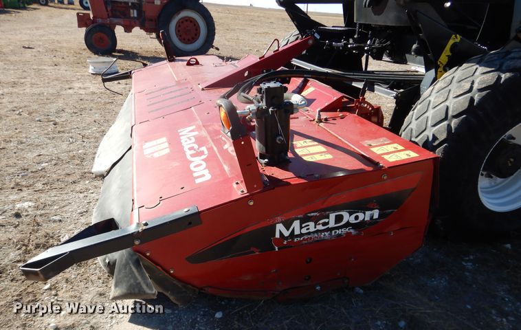 image for item DJ4931 2018 MacDon M1240  windrower