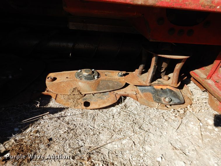 image for item DJ4931 2018 MacDon M1240  windrower