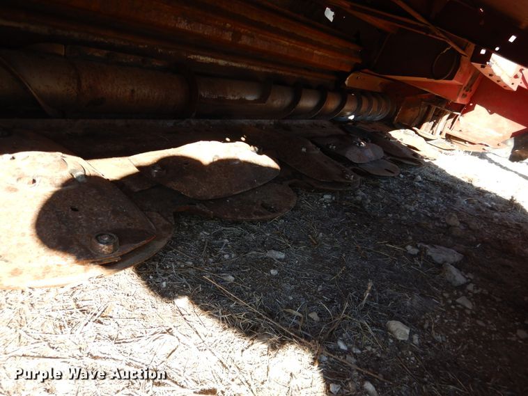 image for item DJ4931 2018 MacDon M1240  windrower