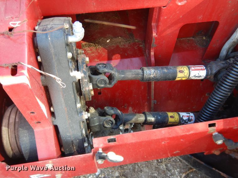 image for item DJ4931 2018 MacDon M1240  windrower