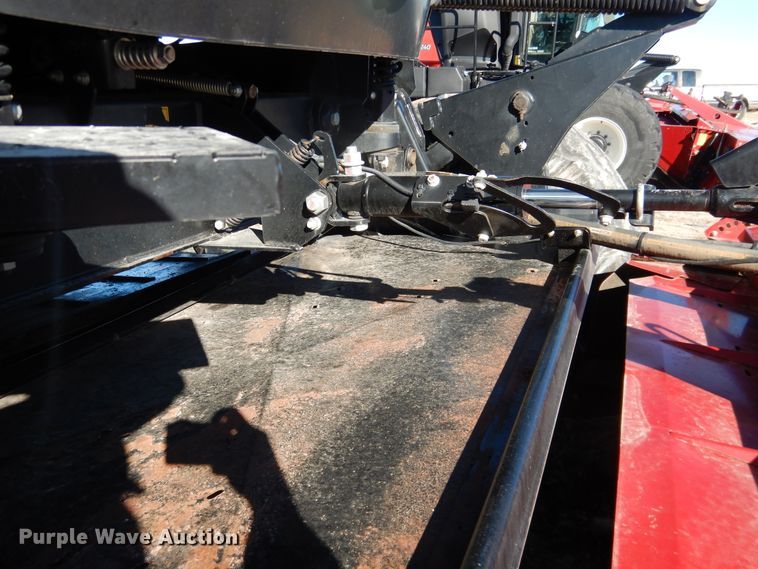 image for item DJ4931 2018 MacDon M1240  windrower