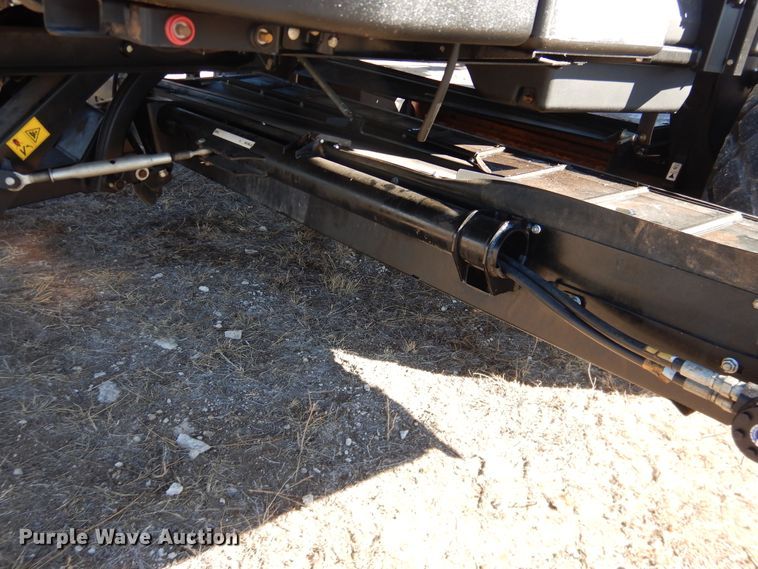 image for item DJ4931 2018 MacDon M1240  windrower