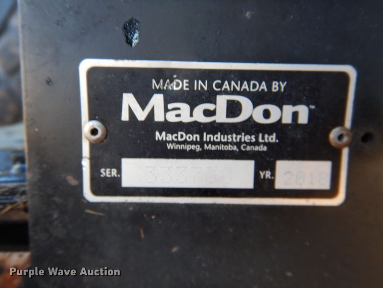 image for item DJ4931 2018 MacDon M1240  windrower