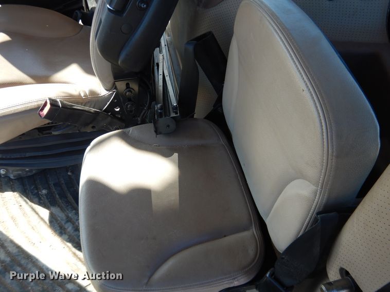 image for item DJ4931 2018 MacDon M1240  windrower